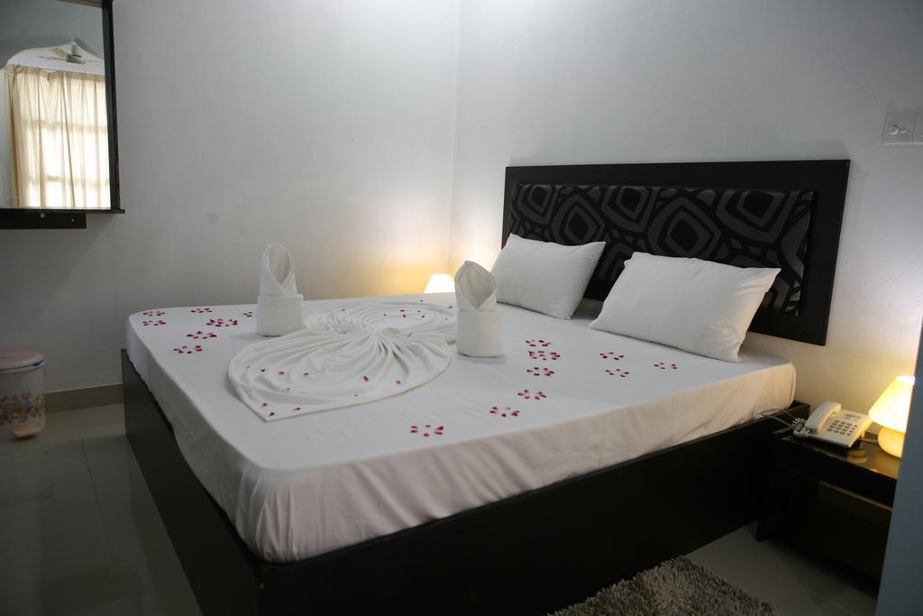 Azoush Tourist Guesthouse Fulhadhoo Exterior photo